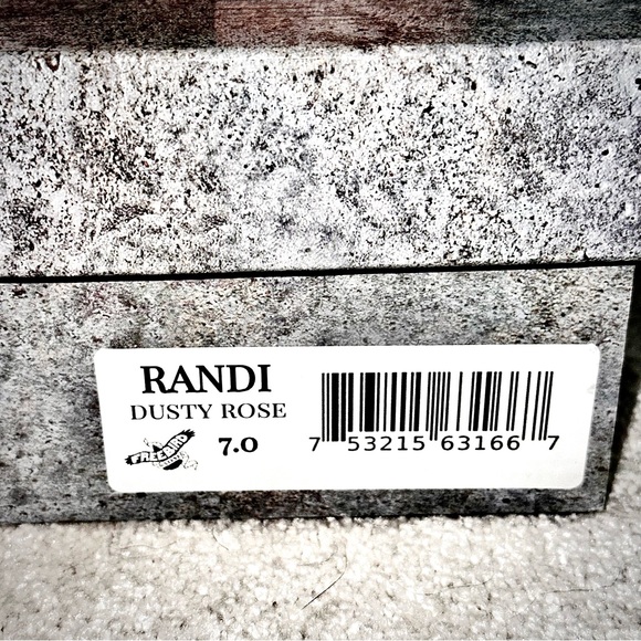 Freebird By Steven “Randi” Women's Leather Heeled Mary Jane in Dusty Rose Size 7 - Picture 9 of 9